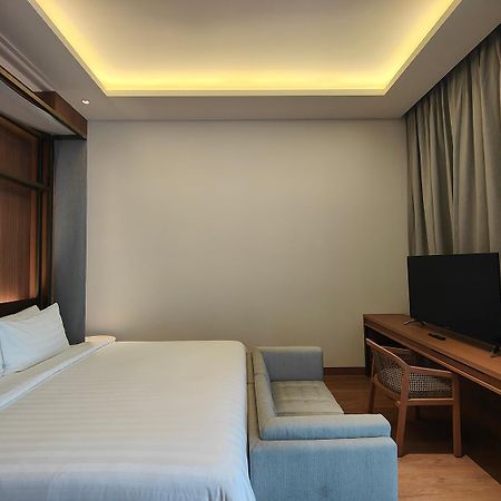 Ra Suites Simatupang Yakarta Exterior foto