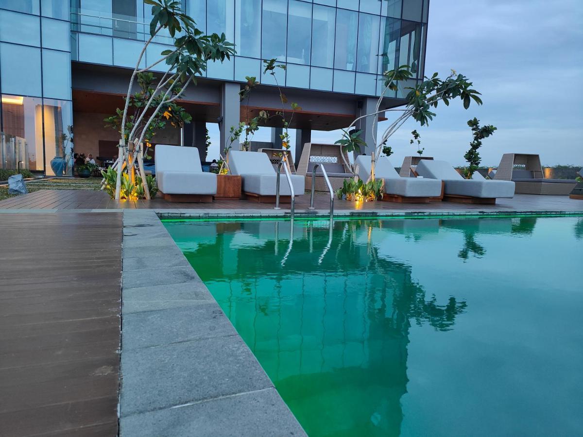 Ra Suites Simatupang Yakarta Exterior foto
