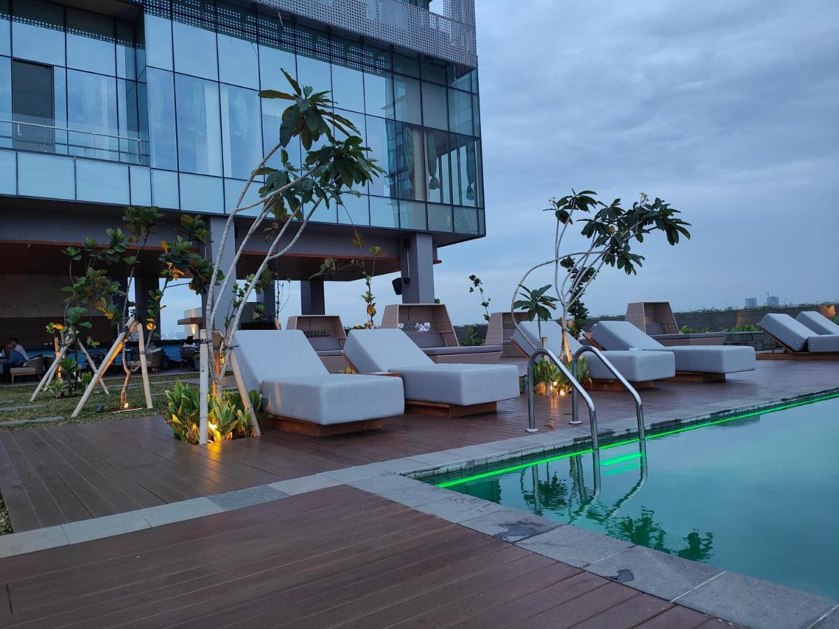 Ra Suites Simatupang Yakarta Exterior foto